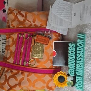 Coach Poppy Op Art Nwot Vibrant Orange Tote with Pink Highlights
